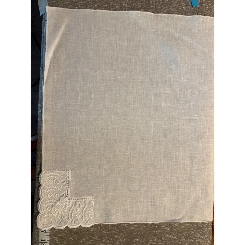 Vintage Ivory Linen Table Napkins With Lace Trim 17x17